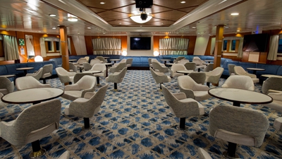 Main Lounge in the Ocean Adventurer